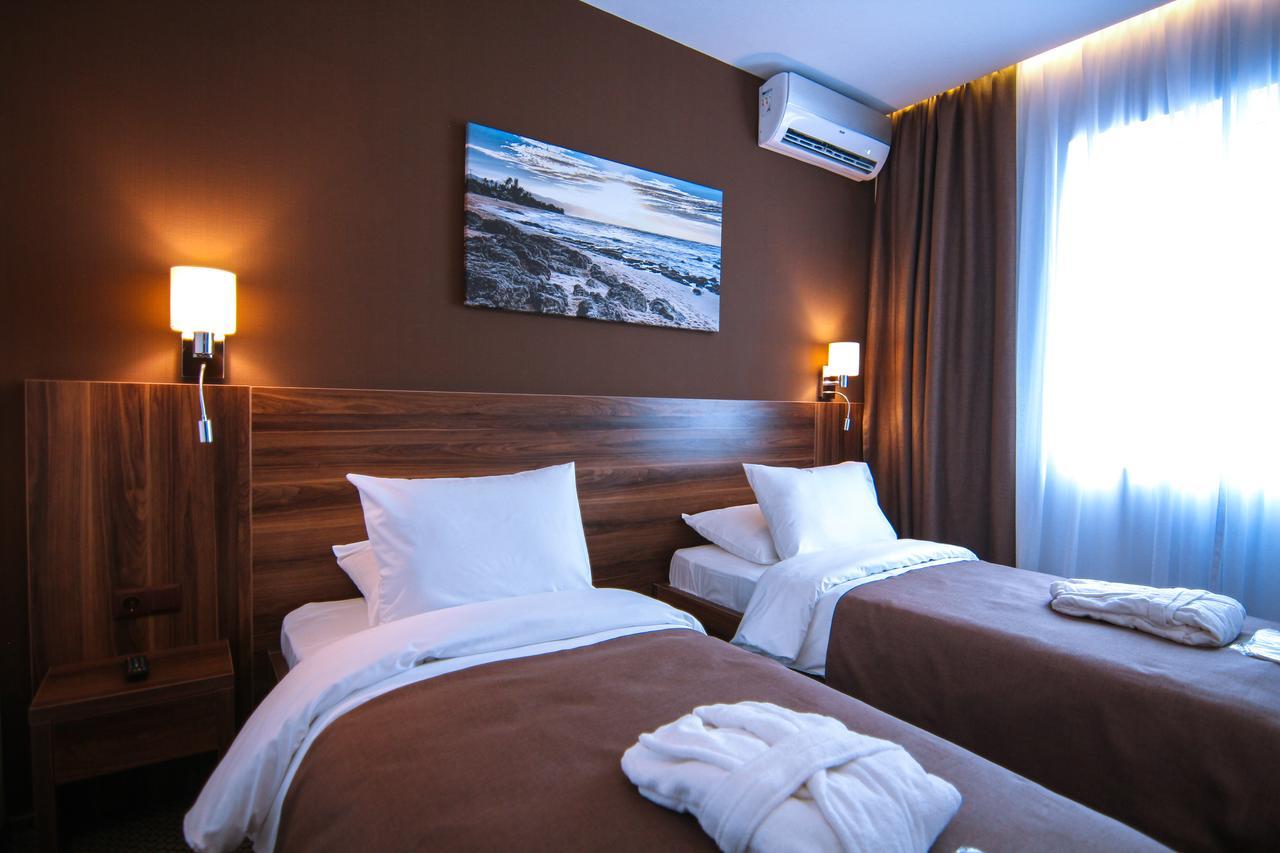 Sky Inn บาทูมิ ภายนอก รูปภาพ