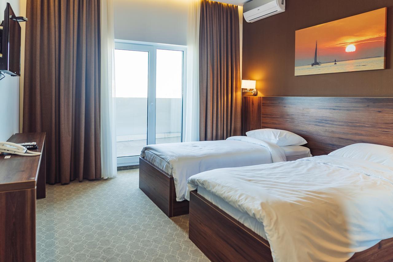 Sky Inn บาทูมิ ภายนอก รูปภาพ