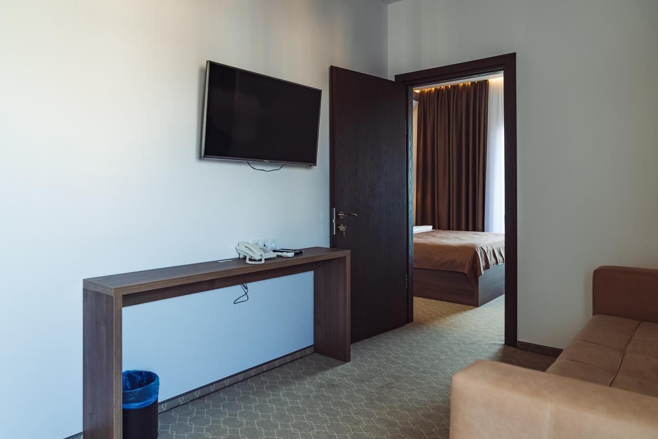 Sky Inn บาทูมิ ภายนอก รูปภาพ