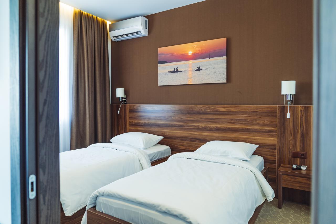 Sky Inn บาทูมิ ภายนอก รูปภาพ